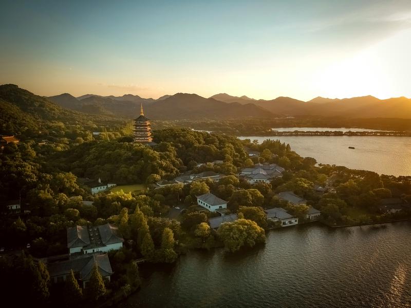 Hangzhou private English guide West Lake tea ceremony tour