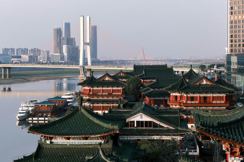 Nanchang English tour guide Tengwang Pavilion and Poyang Lake