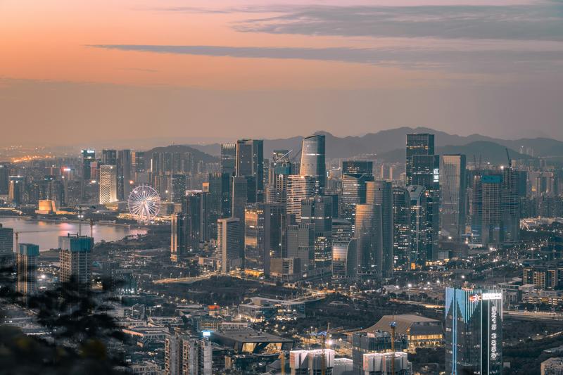 Shenzhen English tour guide tech hub and modern city sightseeing